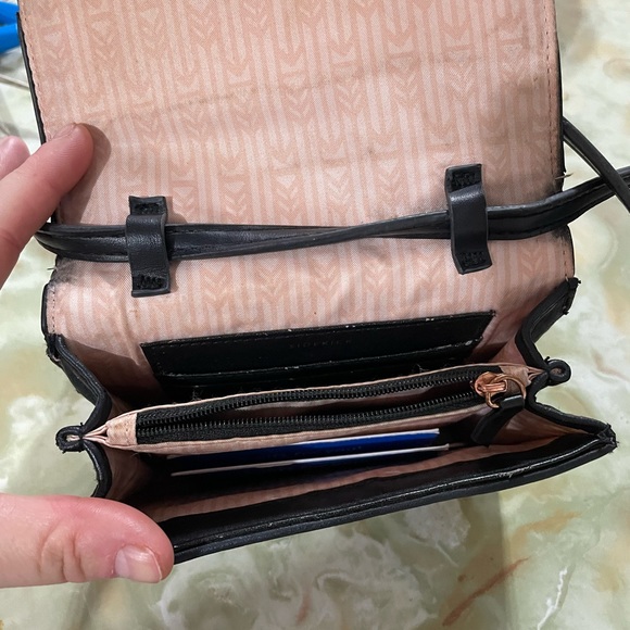 Cross body purse - Picture 1 of 2